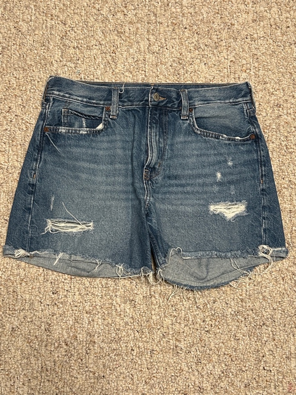 Old Navy Women's Size 6  H/Waisted Slouchy Straight 5" Distress Denim Shorts EUC